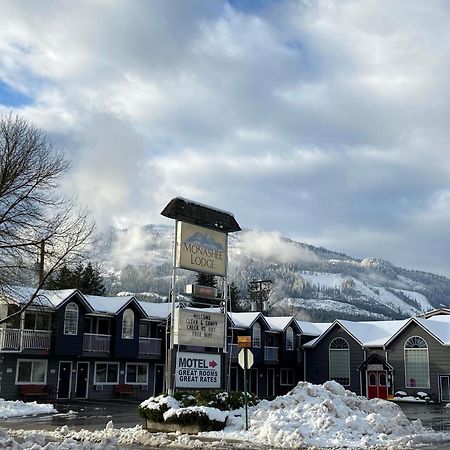 Monashee Lodge Revelstoke Exteriér fotografie