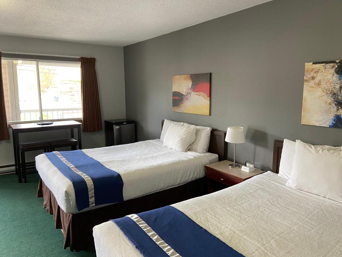 Monashee Lodge Revelstoke Exteriér fotografie