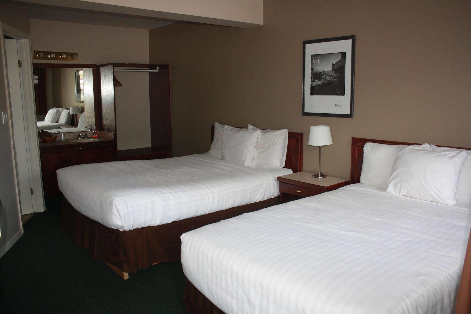 Monashee Lodge Revelstoke Exteriér fotografie