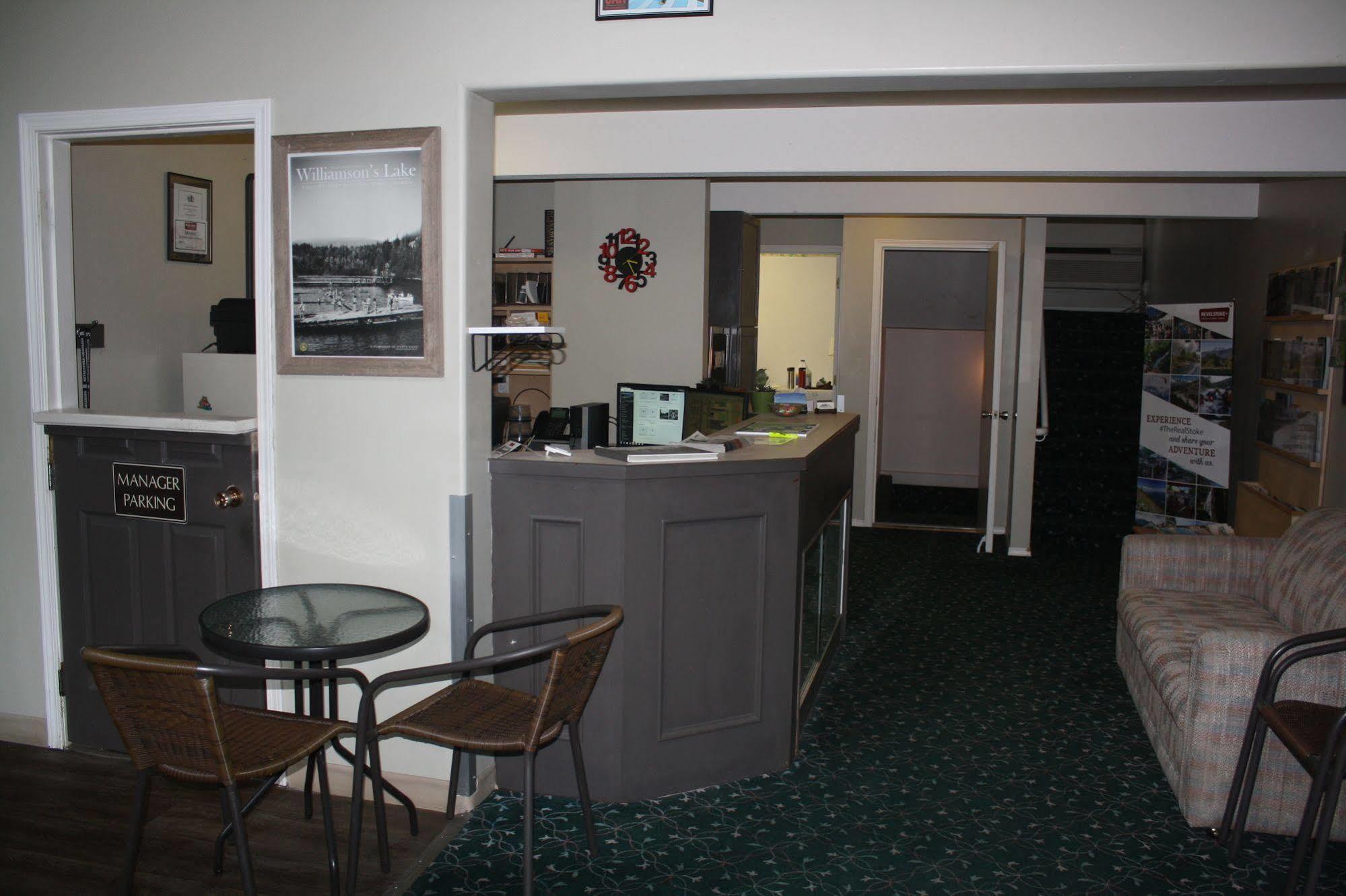 Monashee Lodge Revelstoke Exteriér fotografie