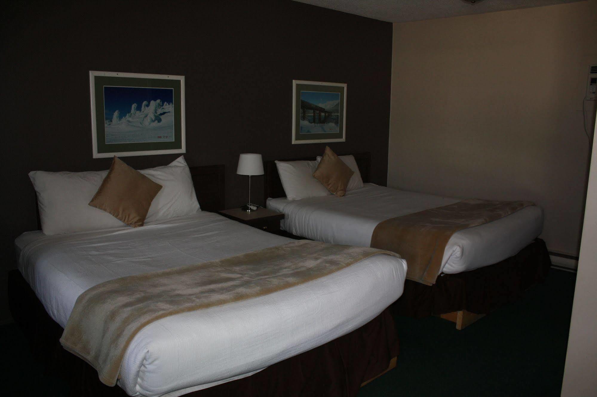 Monashee Lodge Revelstoke Exteriér fotografie