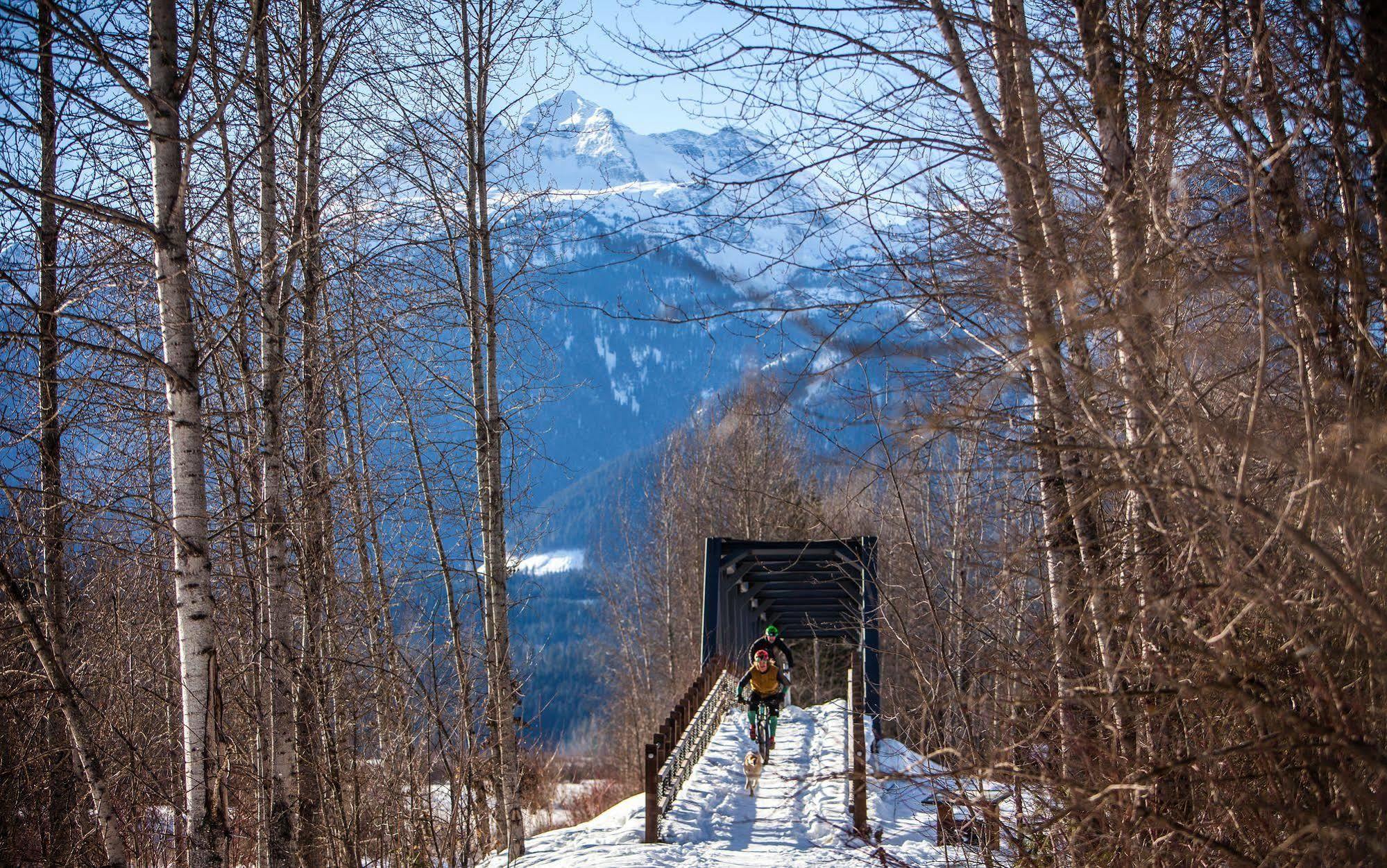 Monashee Lodge Revelstoke Exteriér fotografie